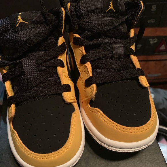 yellow and black jordan 1 toddler